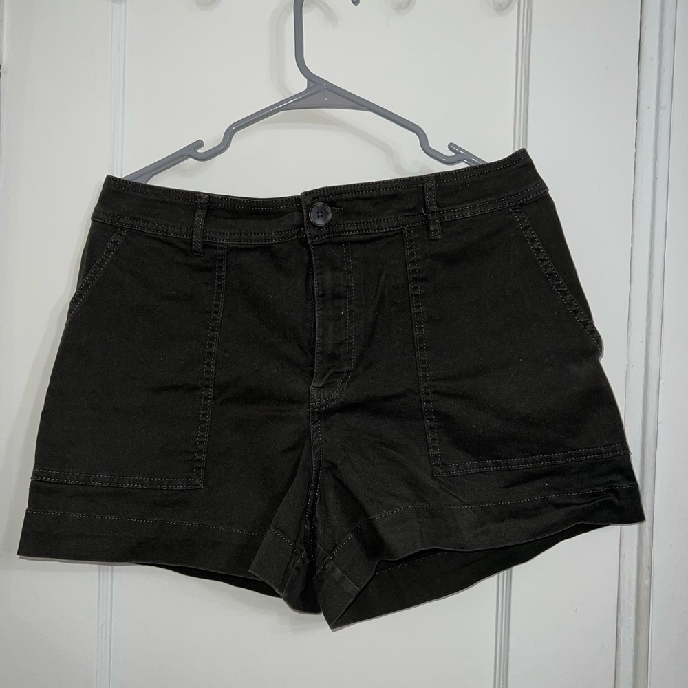 Dark green short